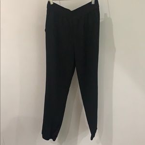 Banana Republic crepe pants w/ elasticized cuffs